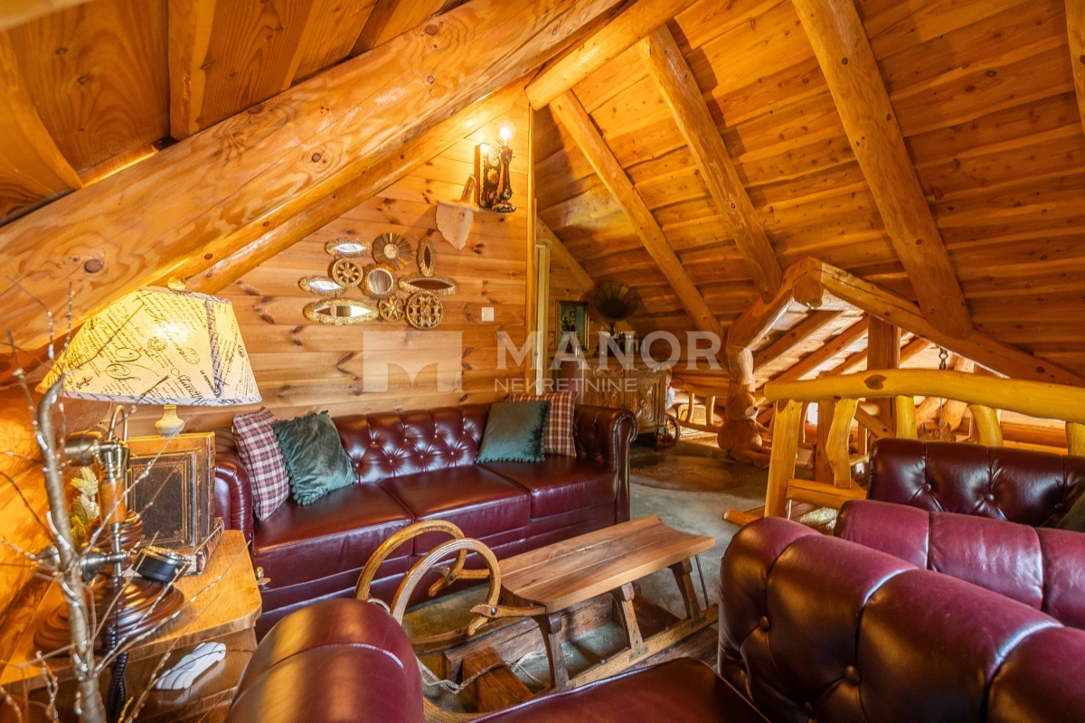 RAVNA GORA, KUPJAK – Villa di lusso in legno con piscina e centro benessere