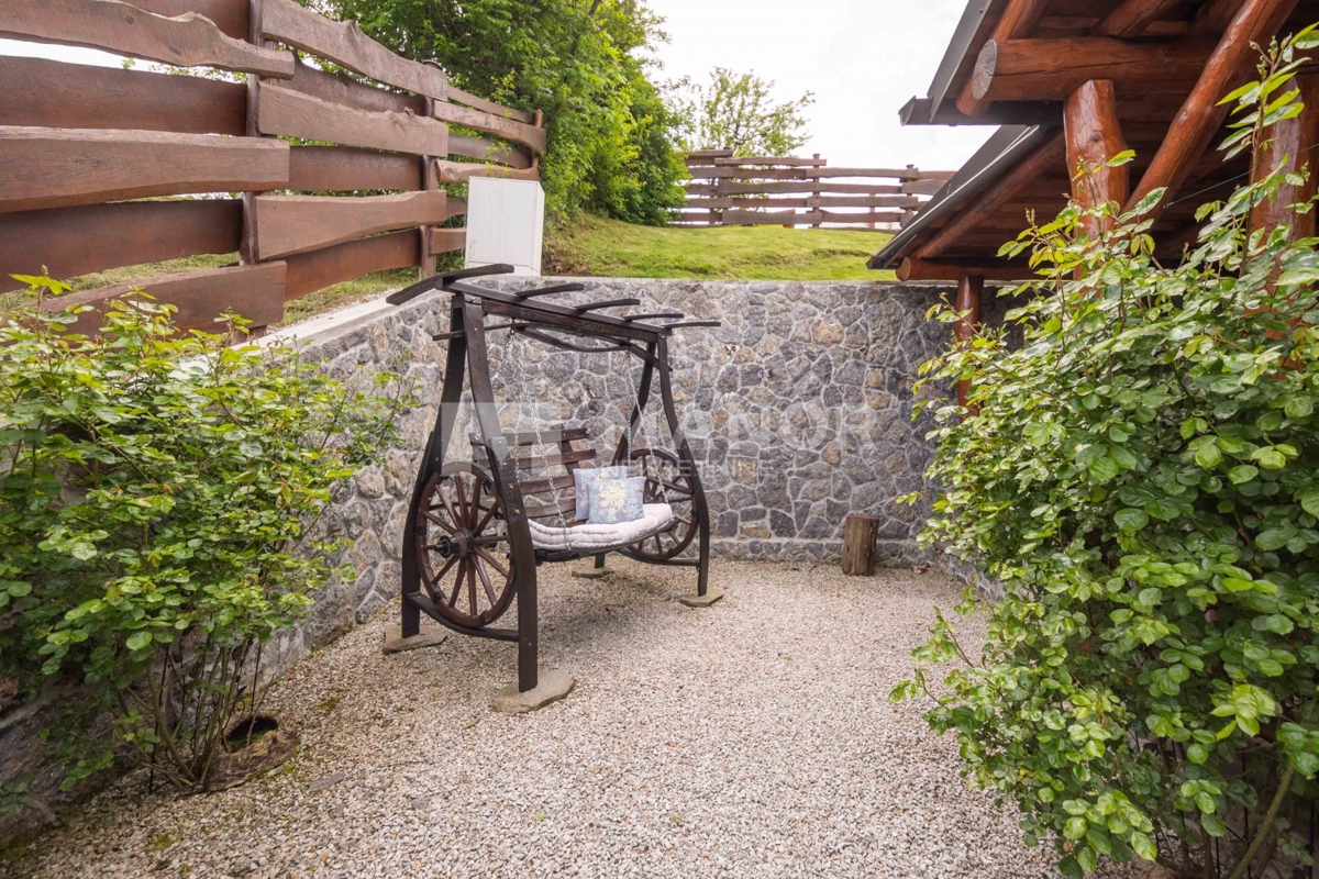 RAVNA GORA, KUPJAK – Villa di lusso in legno con piscina e centro benessere