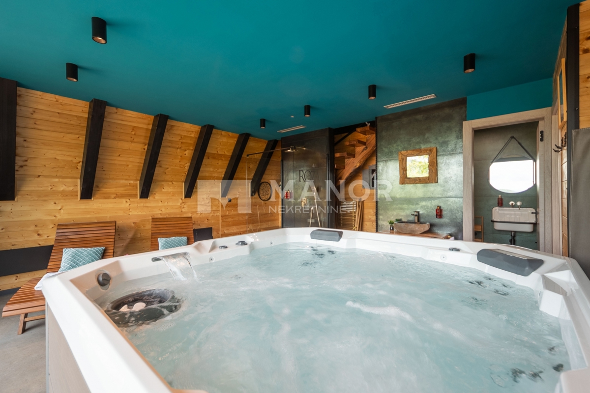 RAVNA GORA, KUPJAK – Villa di lusso in legno con piscina e centro benessere