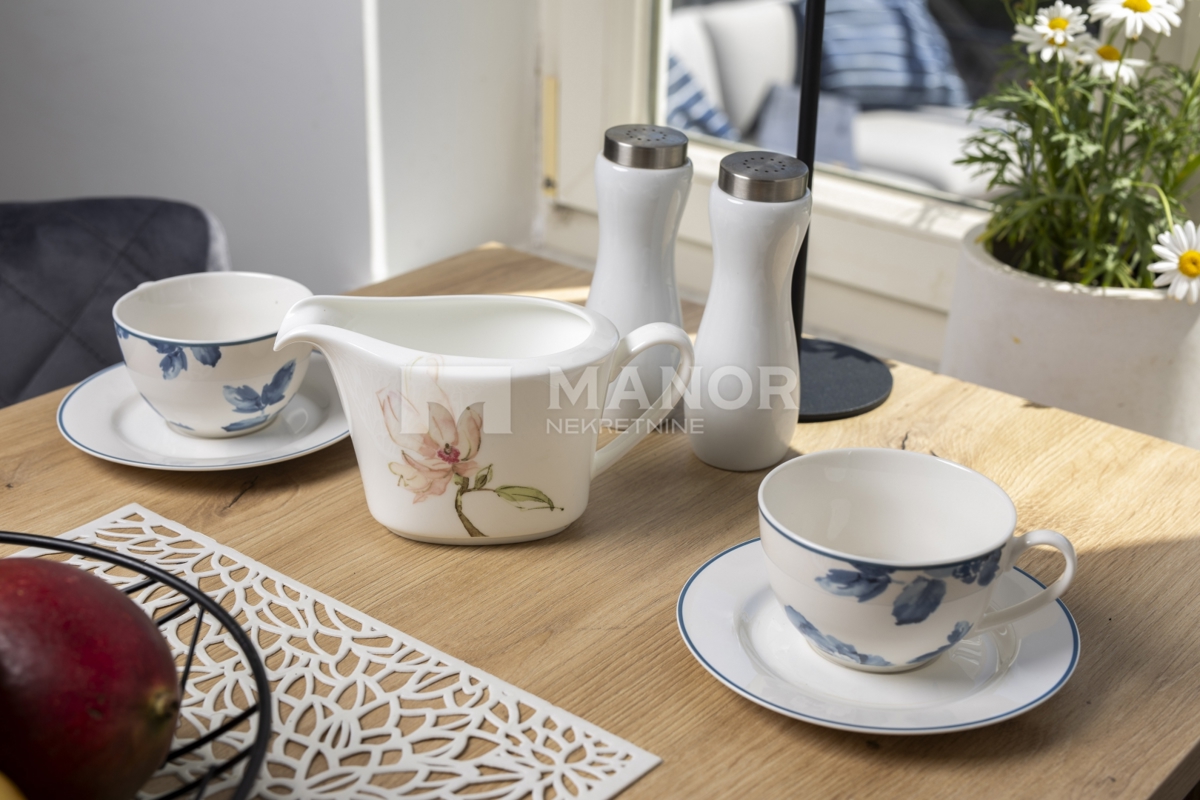 RIJEKA, BIVIO – Villa Két Lakással, Medencével és Tengeri Kilátással