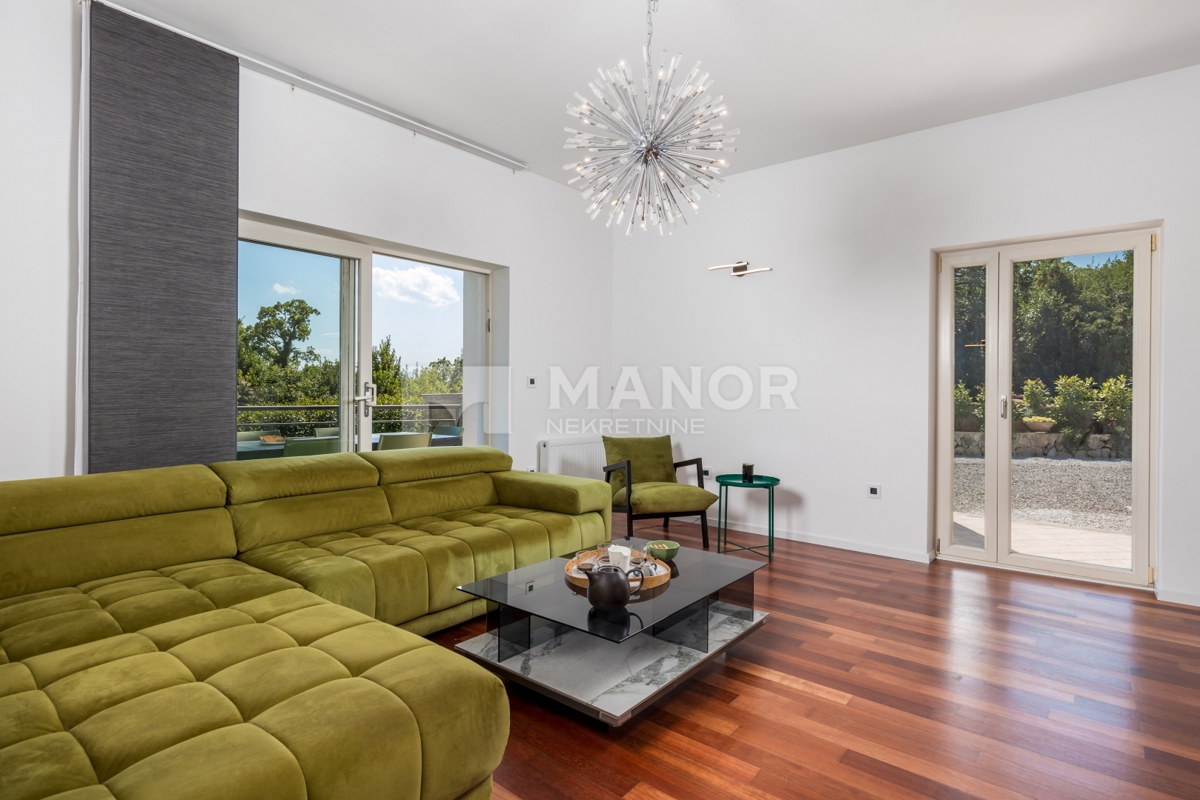 RIJEKA, BIVIO – Villa Két Lakással, Medencével és Tengeri Kilátással