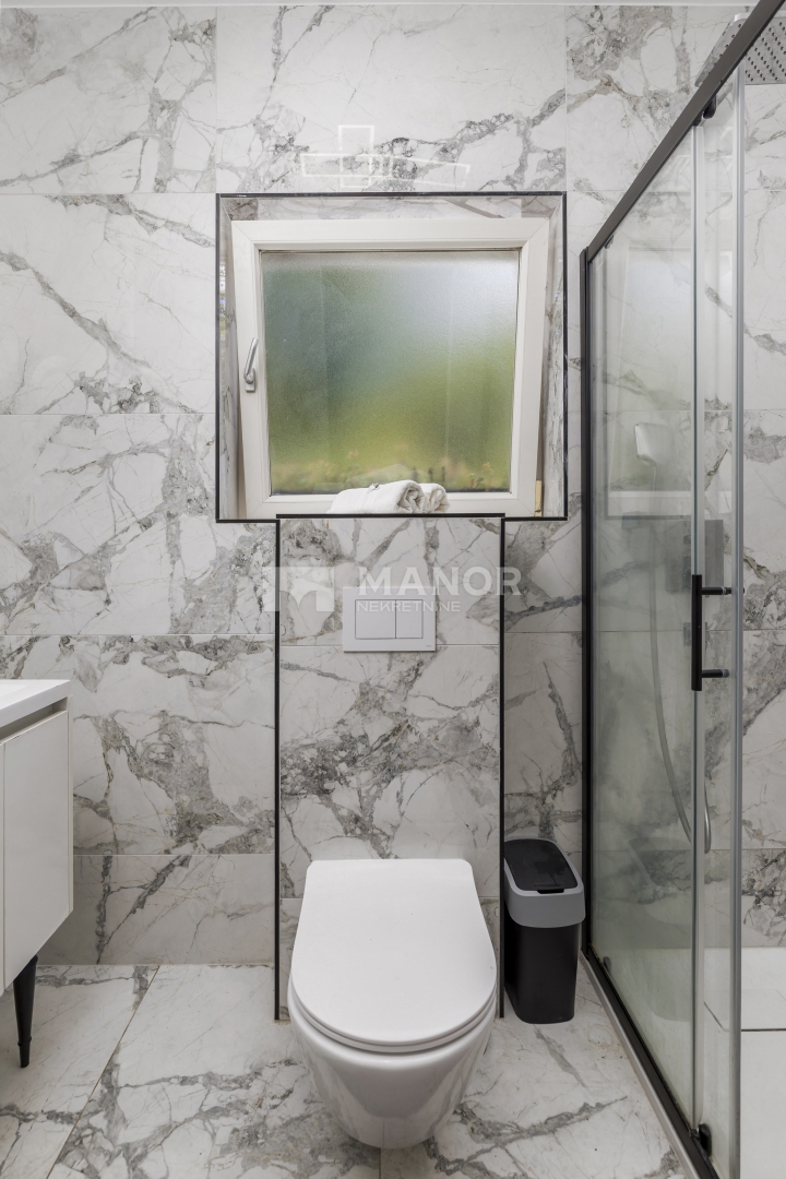 RIJEKA, BIVIO – Villa Két Lakással, Medencével és Tengeri Kilátással