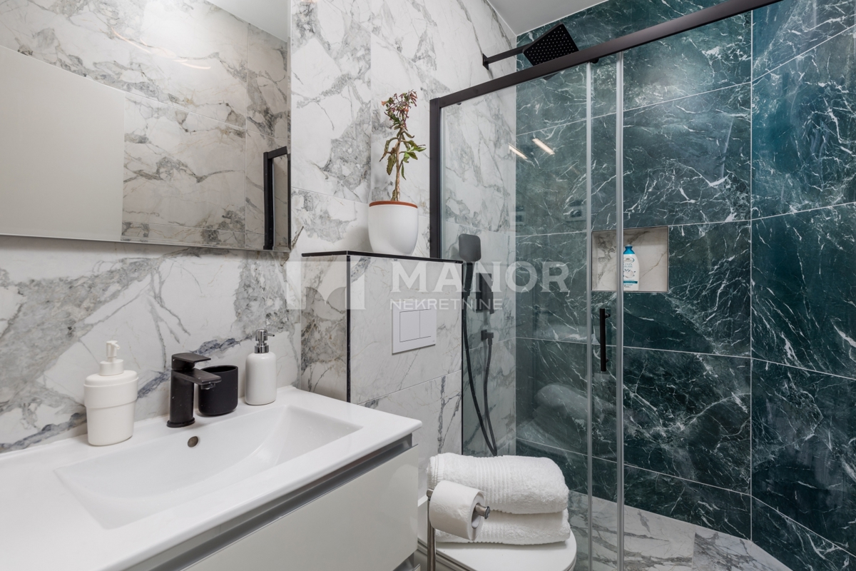 RIJEKA, BIVIO – Villa Két Lakással, Medencével és Tengeri Kilátással