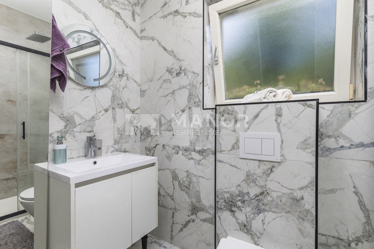 RIJEKA, BIVIO – Villa Két Lakással, Medencével és Tengeri Kilátással