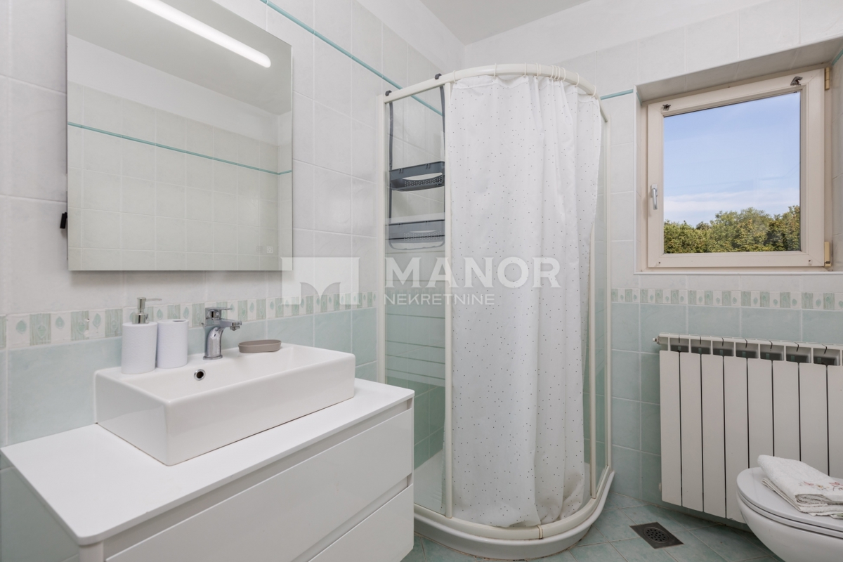 RIJEKA, BIVIO – Villa Két Lakással, Medencével és Tengeri Kilátással