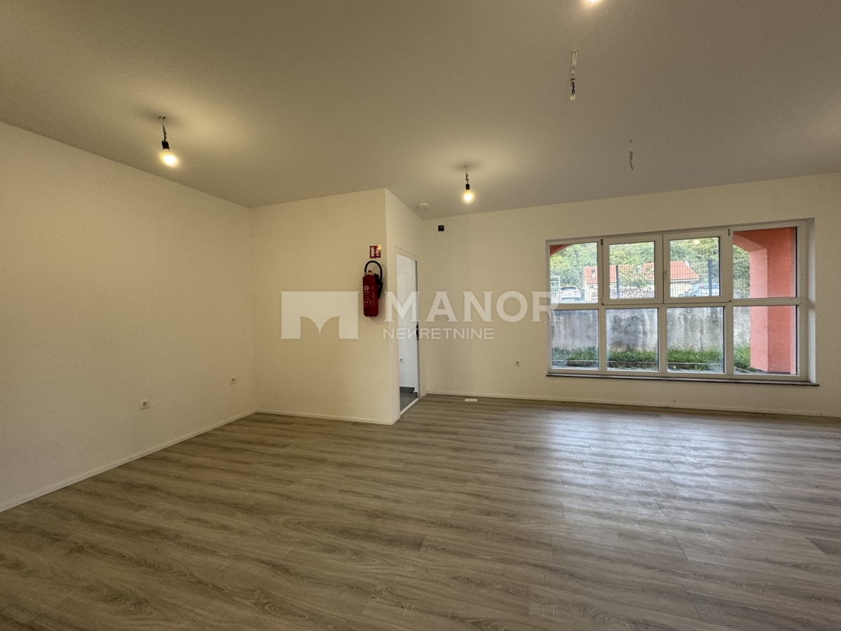 Commerciale Saršoni, Viškovo, 74m2