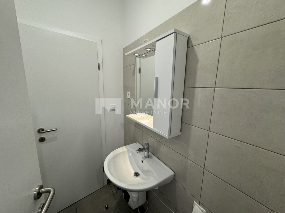 Commerciale Saršoni, Viškovo, 74m2