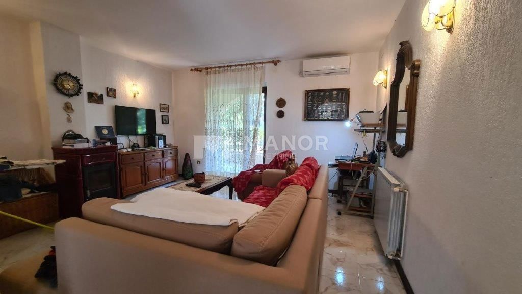 LUSSINO – Casa indipendente con 3 appartamenti, 309 m²