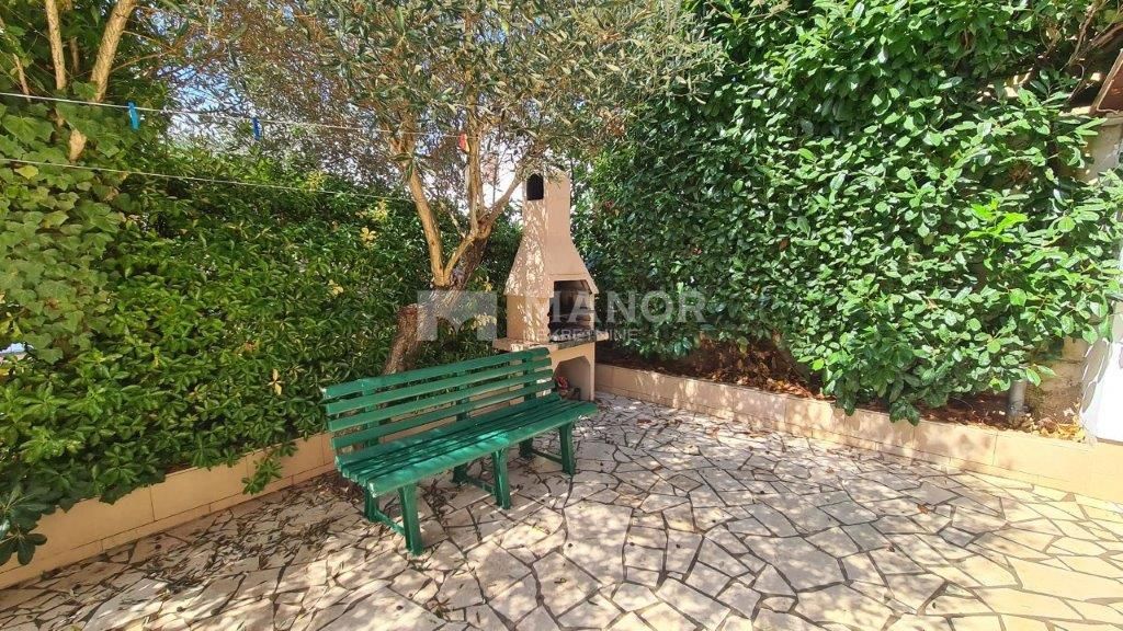 LUSSINO – Casa indipendente con 3 appartamenti, 309 m²