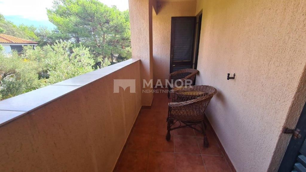 LUSSINO – Casa indipendente con 3 appartamenti, 309 m²