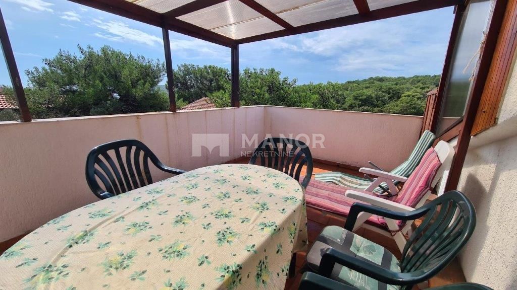 LUSSINO – Casa indipendente con 3 appartamenti, 309 m²