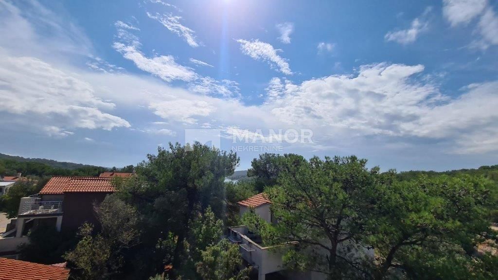 LUSSINO – Casa indipendente con 3 appartamenti, 309 m²
