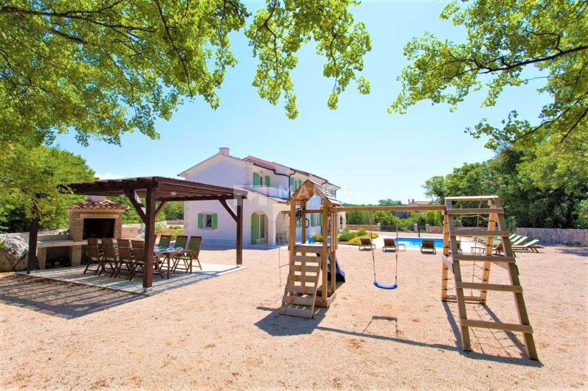 Casa Dobrinj, 255m2