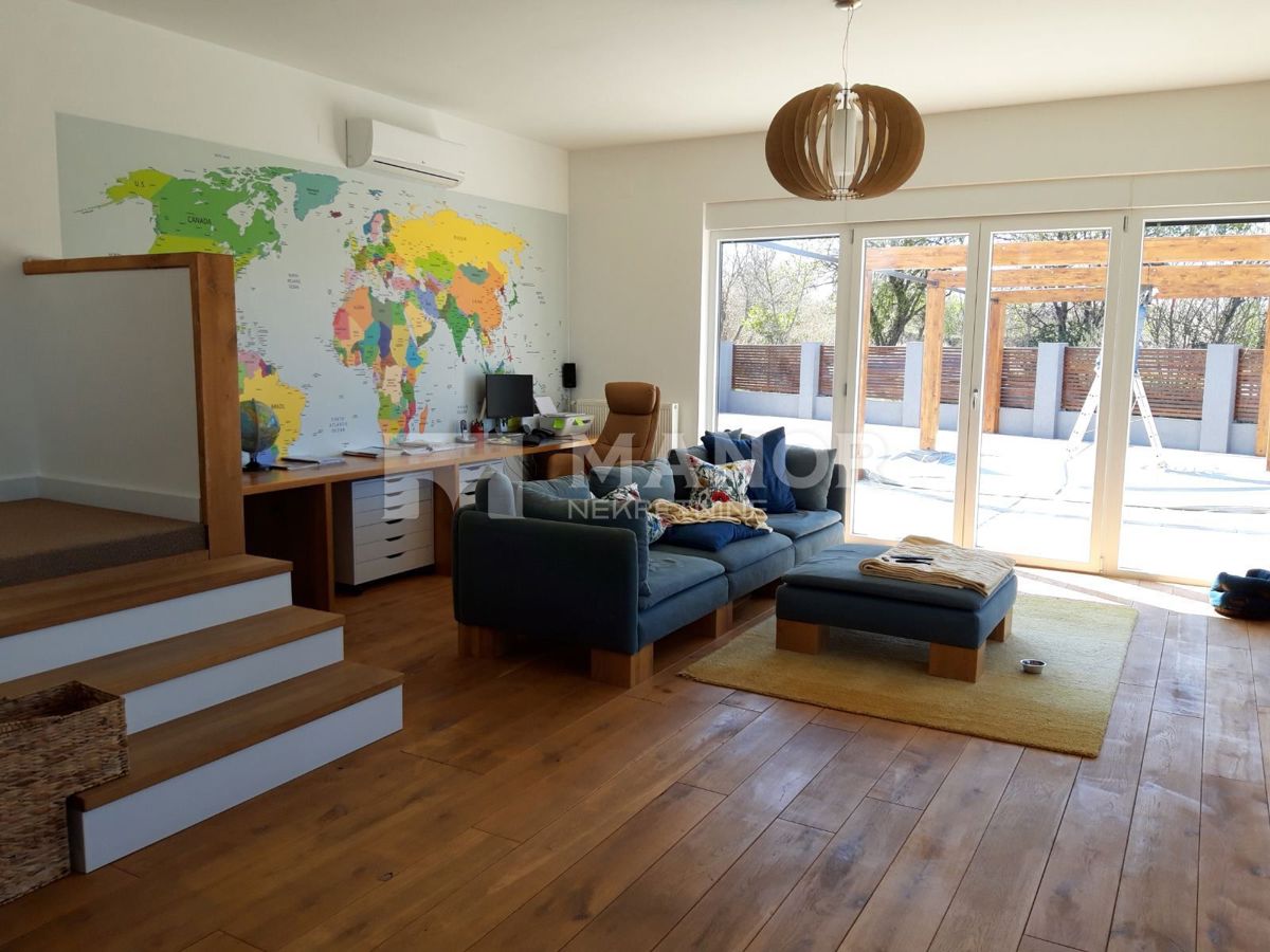 Casa Dobrinj, 222m2