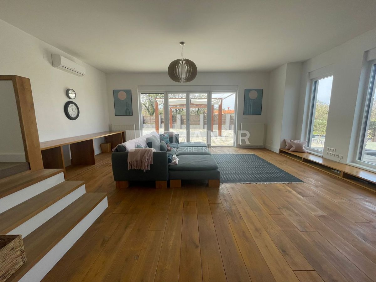Casa Dobrinj, 222m2