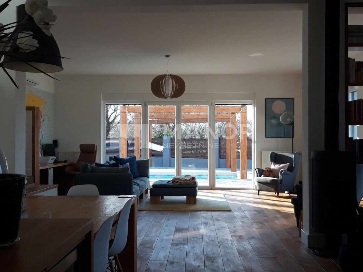 Casa Dobrinj, 222m2