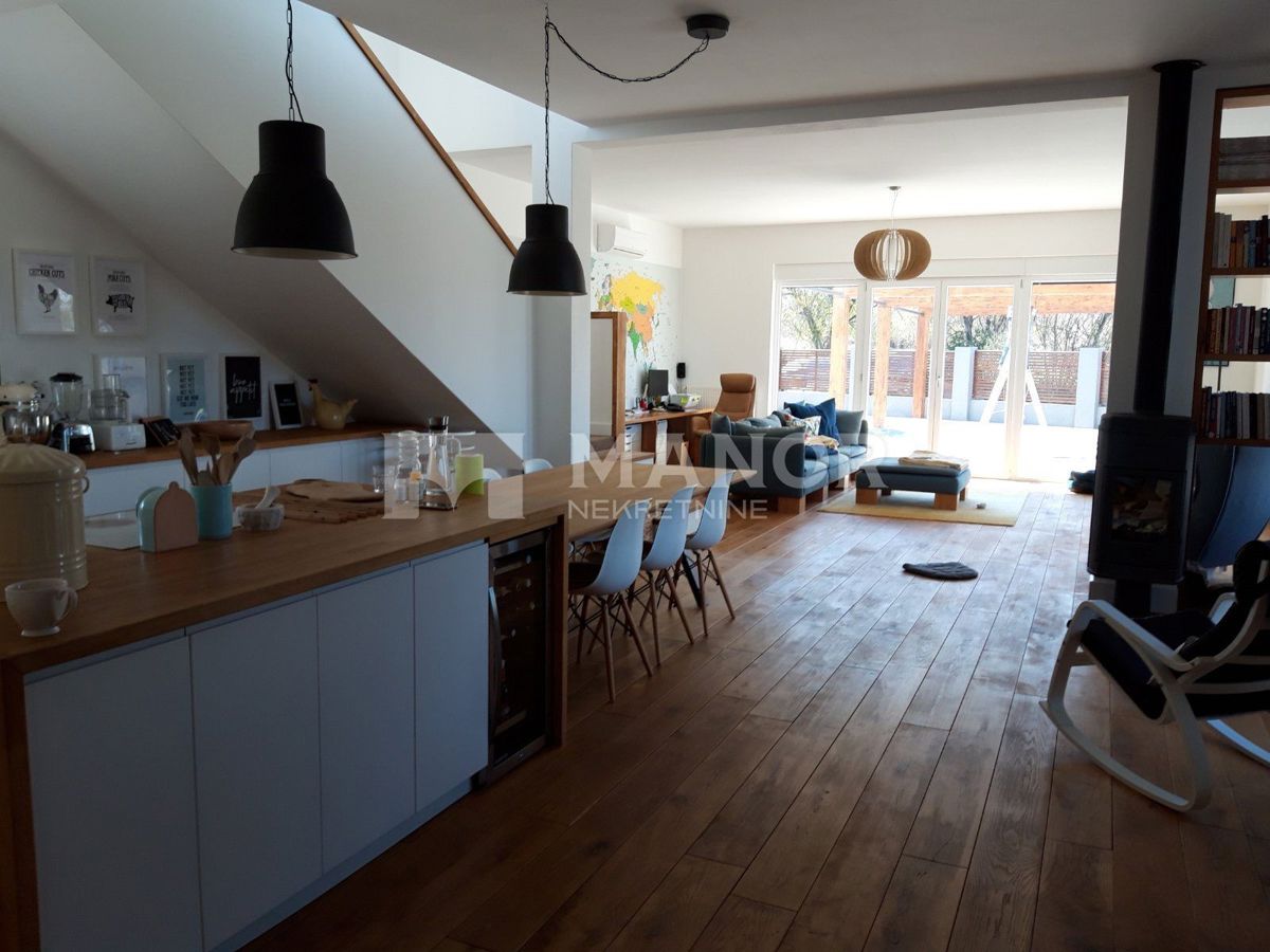 Casa Dobrinj, 222m2