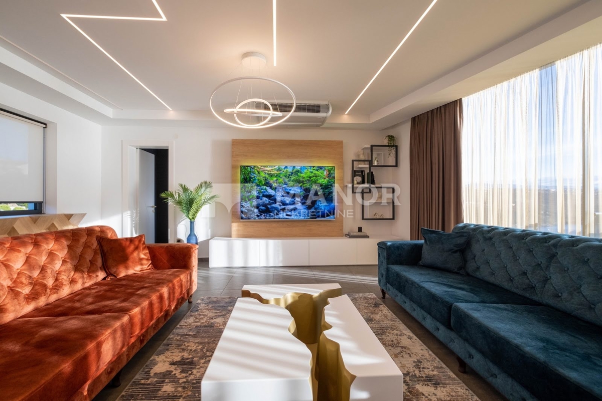 OPATIJA, VOLOSKO – Attico unico su due livelli con vista panoramica