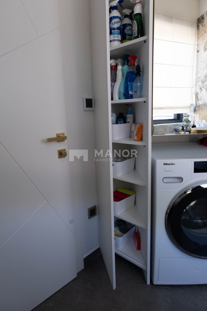 OPATIJA, VOLOSKO – Attico unico su due livelli con vista panoramica
