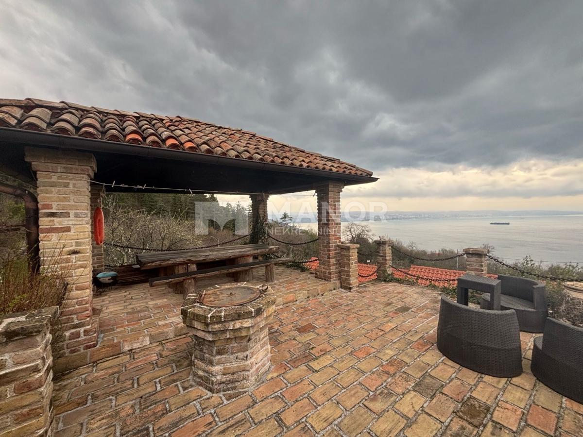 LOVRAN, LIGANJ – Casa in pietra con vista panoramica