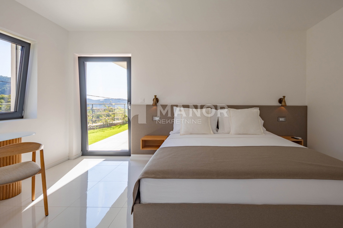 HRELJIN – Villa moderna con vista mare