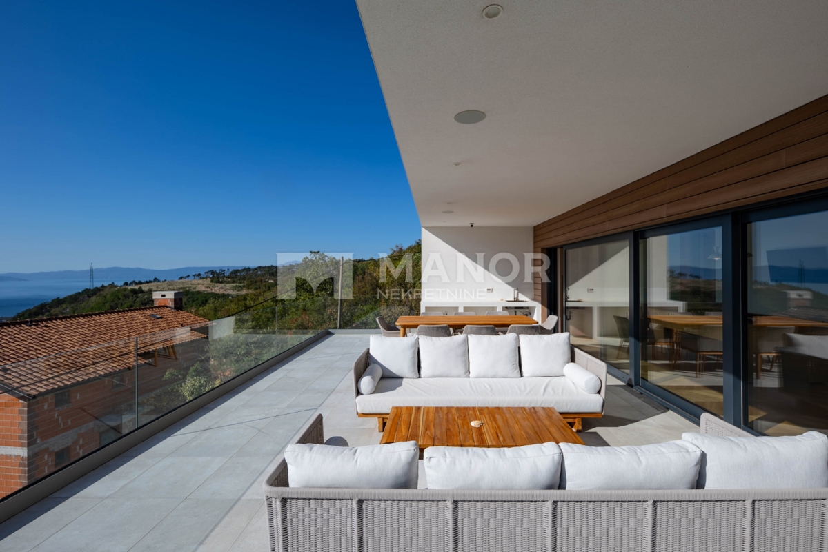 HRELJIN – Villa moderna con vista mare