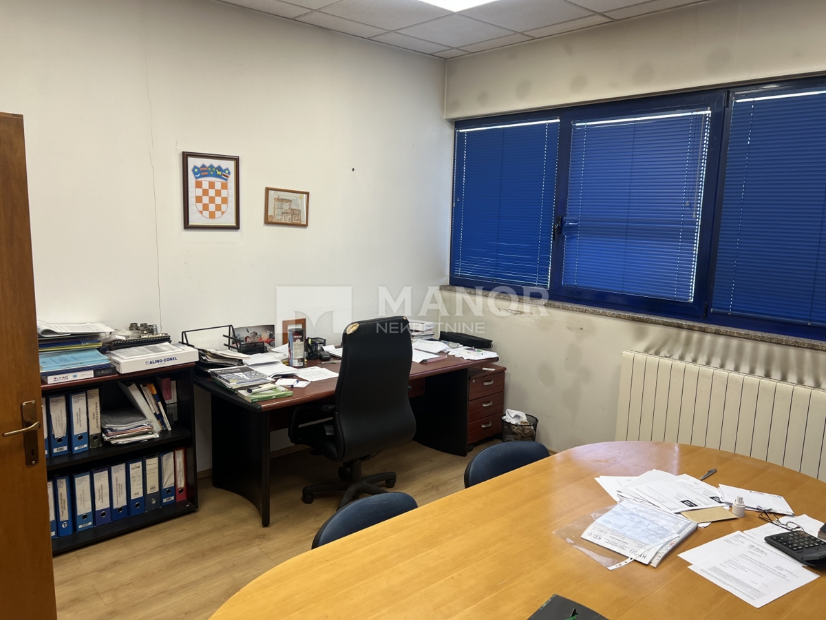 Commerciale Dražice, Jelenje, 430m2