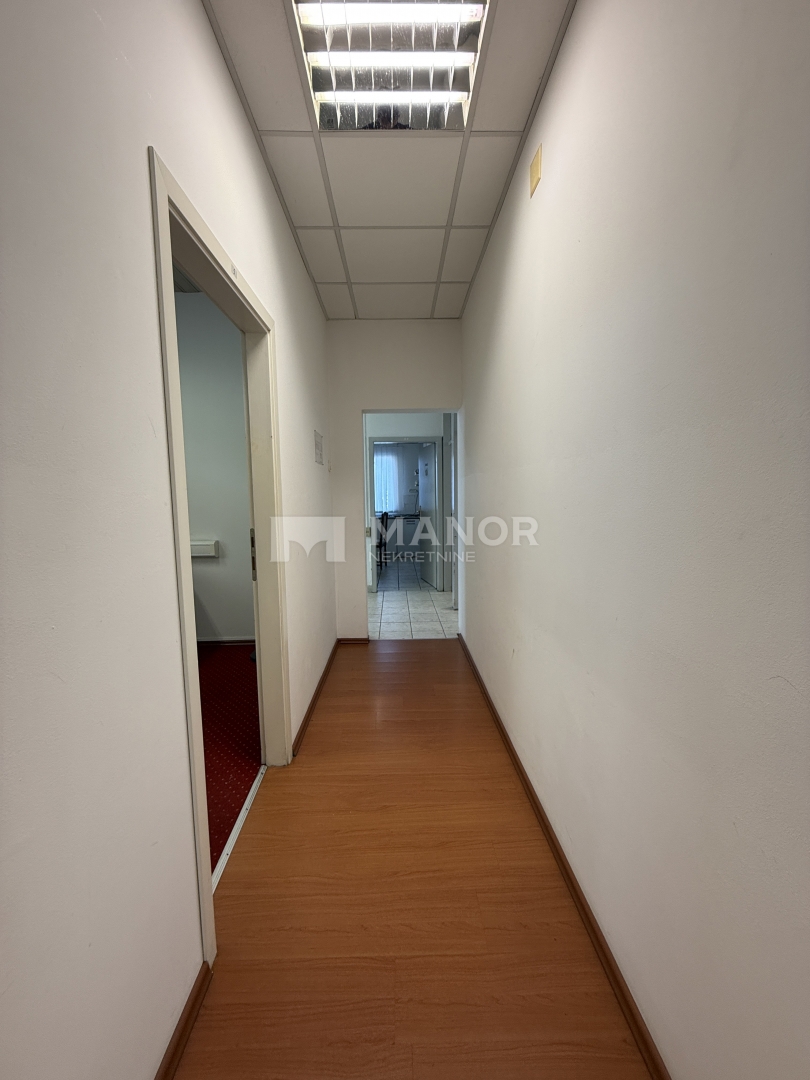 Commerciale Rastočine, Rijeka, 217m2