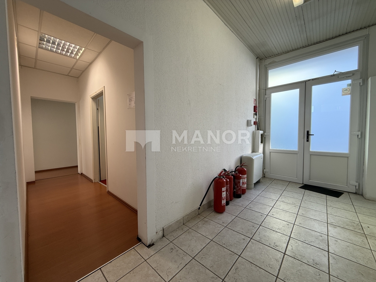 Commerciale Rastočine, Rijeka, 217m2