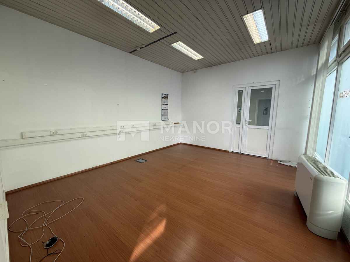 Commerciale Rastočine, Rijeka, 217m2