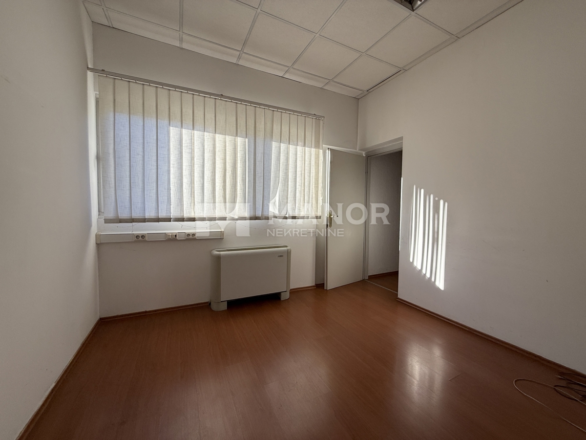 Commerciale Rastočine, Rijeka, 217m2