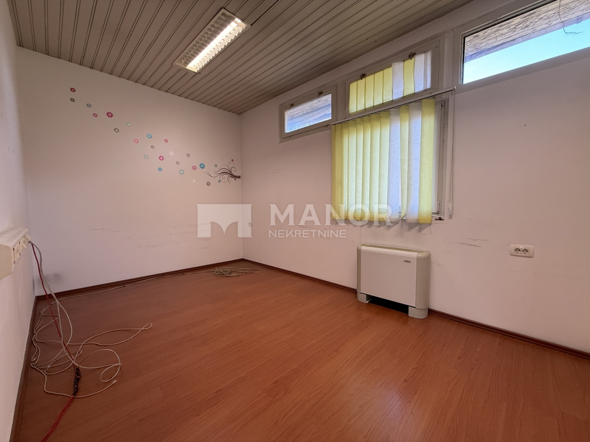 Commerciale Rastočine, Rijeka, 217m2