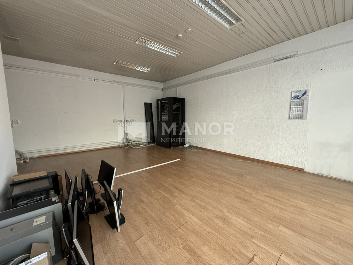 Commerciale Rastočine, Rijeka, 217m2