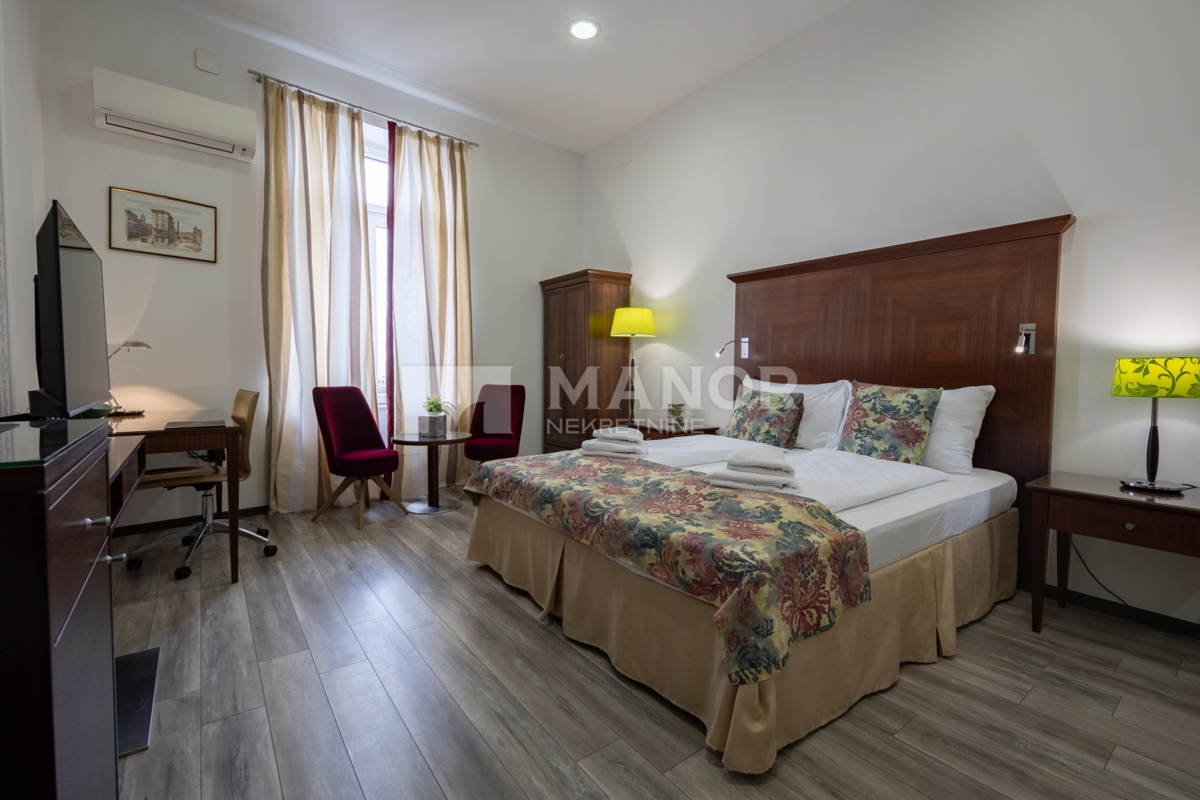 RIJEKA, SUŠAK – Opportunità d'investimento! Appartamento lussuosamente arredato con 5 monolocali – 144 m², vicino al centro, affitto turistico consolidato.