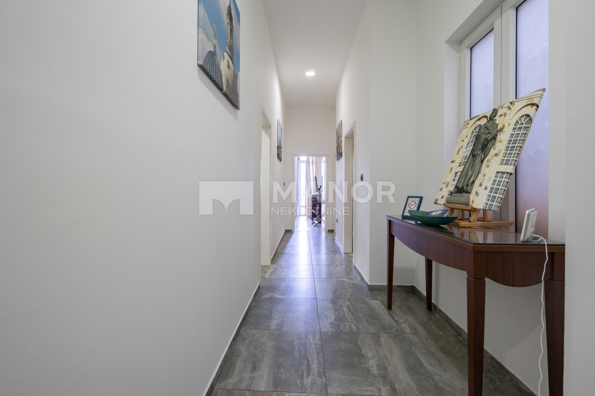 RIJEKA, SUŠAK – Opportunità d'investimento! Appartamento lussuosamente arredato con 5 monolocali – 144 m², vicino al centro, affitto turistico consolidato.