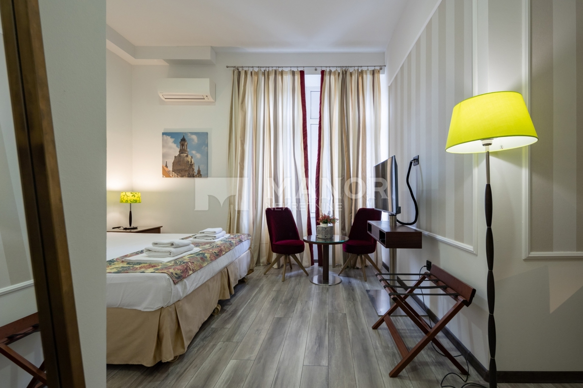 RIJEKA, SUŠAK – Opportunità d'investimento! Appartamento lussuosamente arredato con 5 monolocali – 144 m², vicino al centro, affitto turistico consolidato.