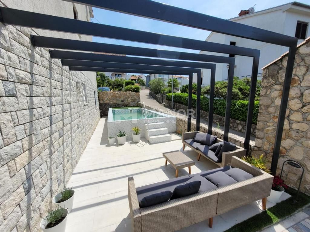 Casa Malinska, Malinska-Dubašnica, 400m2