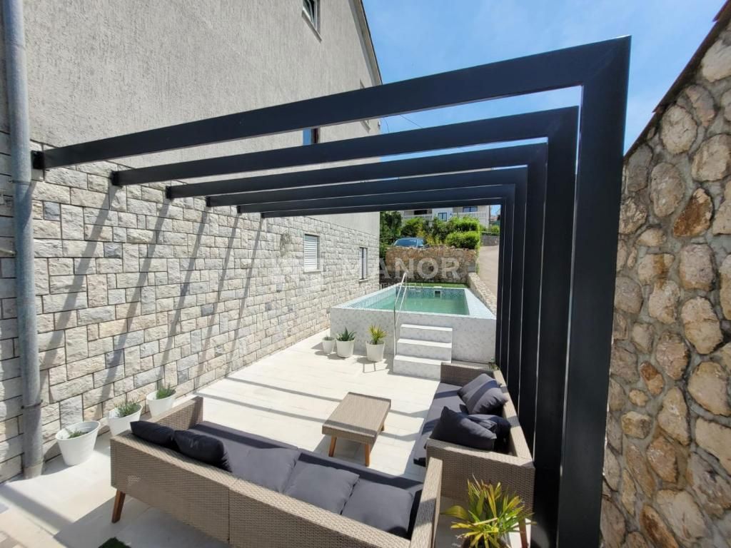 Casa Malinska, Malinska-Dubašnica, 400m2