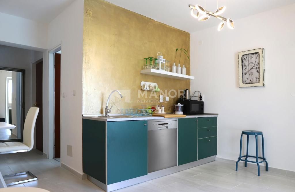 Casa Malinska, Malinska-Dubašnica, 400m2