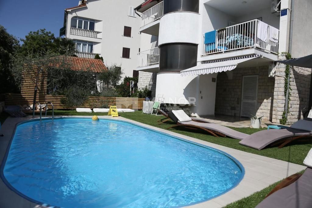 Casa Malinska, Malinska-Dubašnica, 400m2