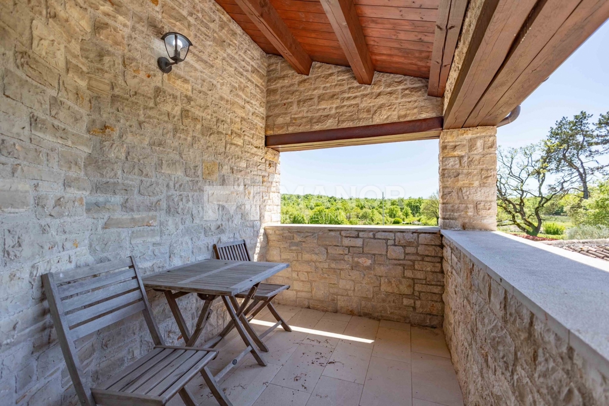 Istria, Sv. Lovreč - Villa in pietra con ampio giardino e piscina