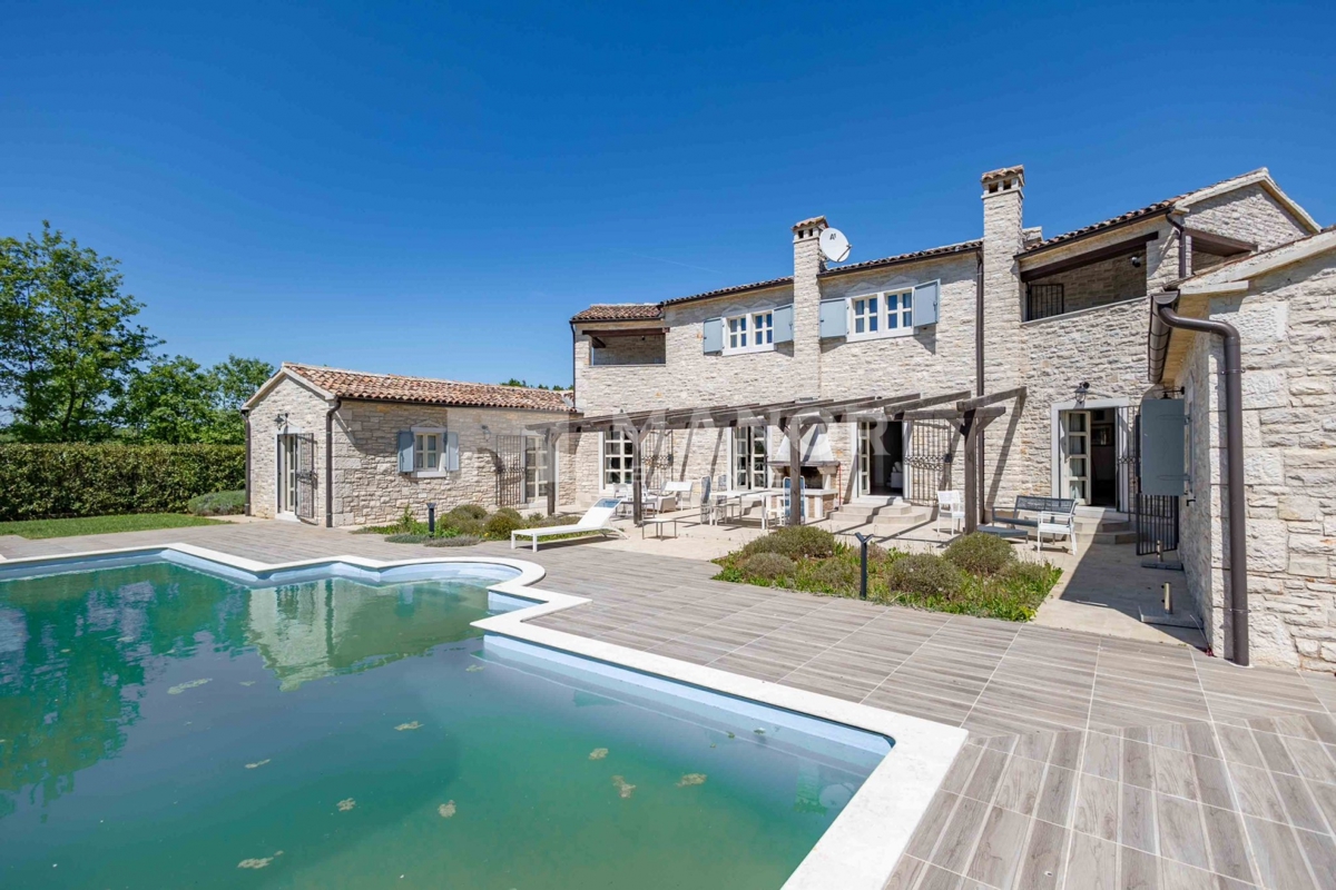 Istria, Sv. Lovreč - Villa in pietra con ampio giardino e piscina