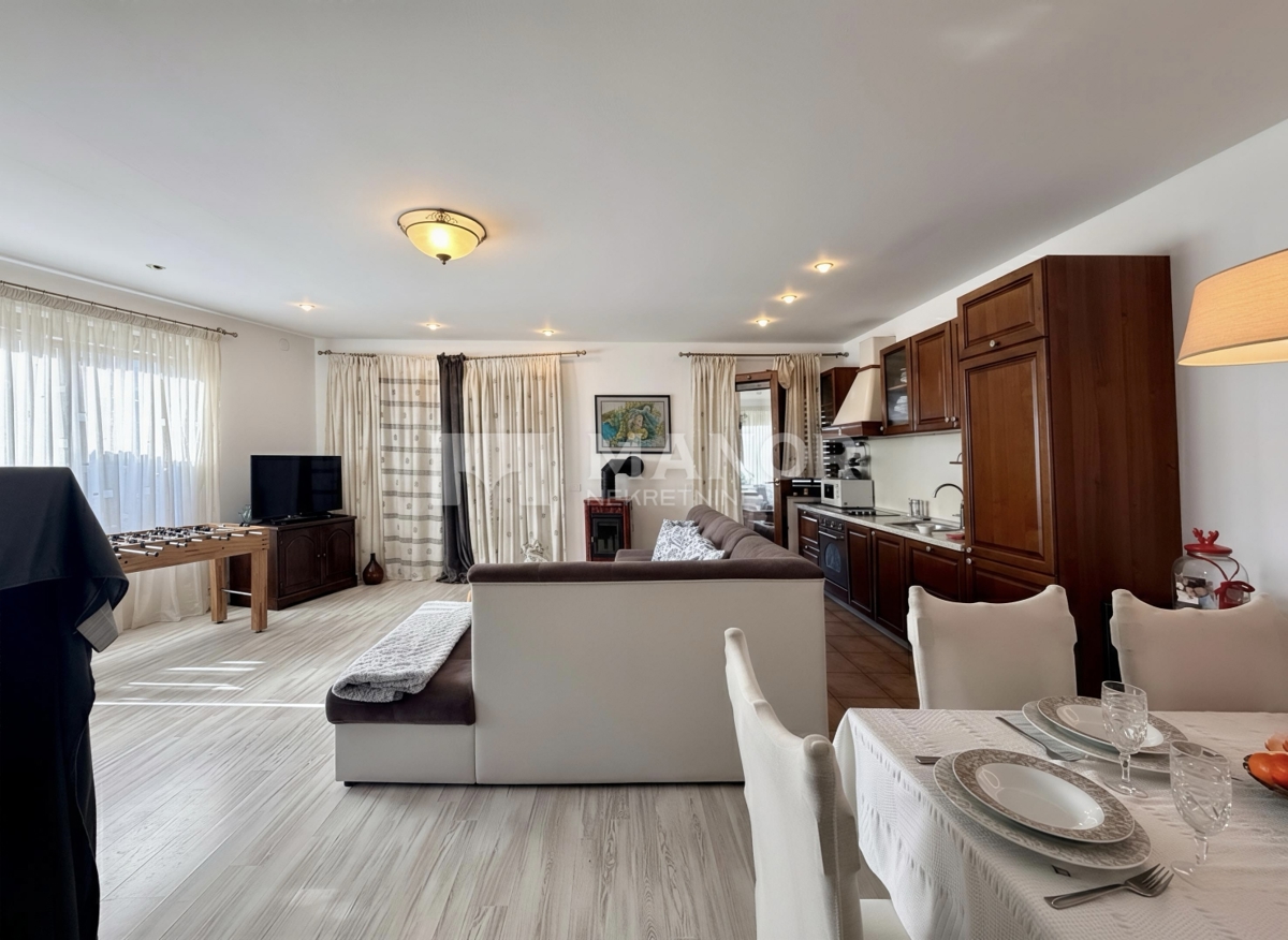 Appartamento Malinska, Malinska-Dubašnica, 74m2