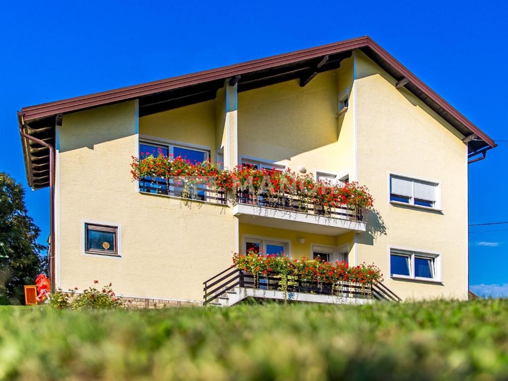 Casa Grabovac, Rakovica, 352m2