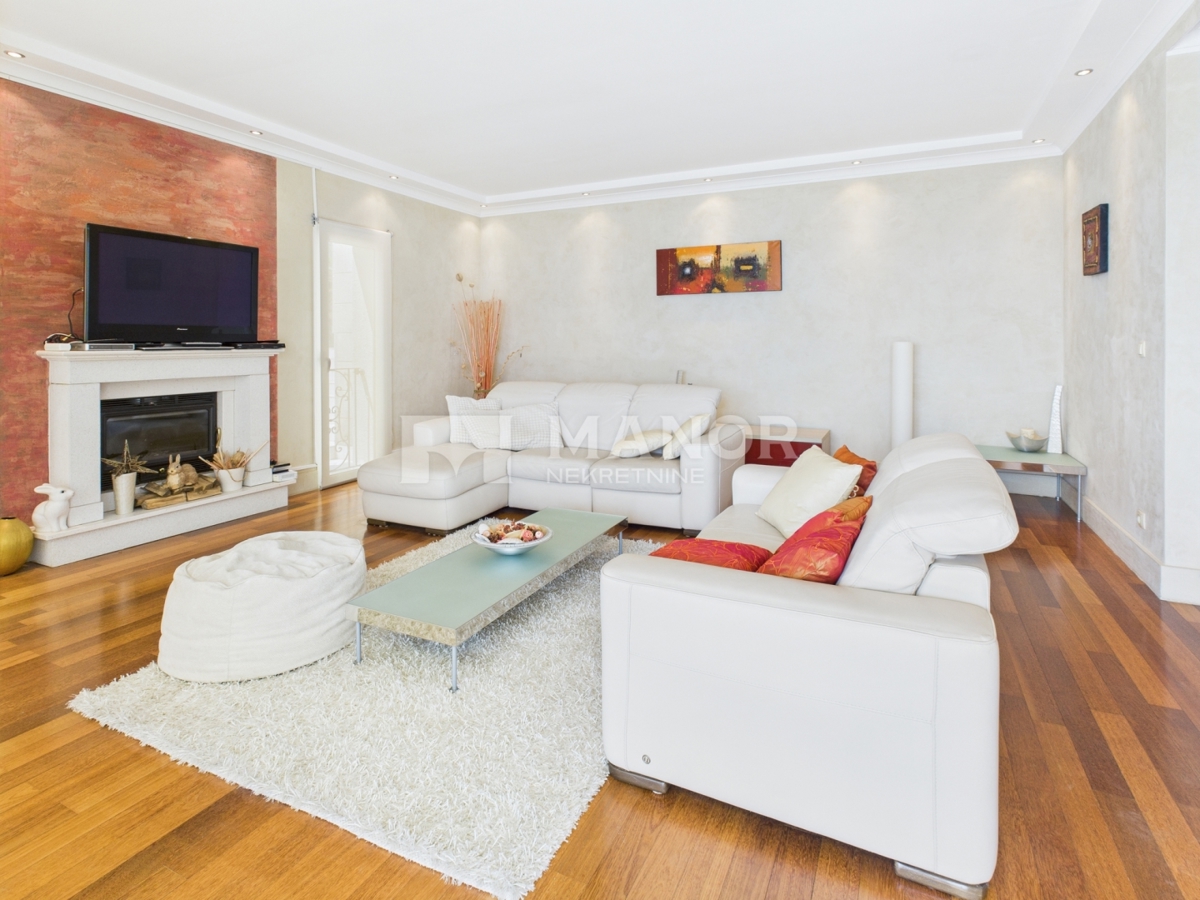 Opatija, Ičići - Appartamento con 3 camere da letto, terrazza e piscina