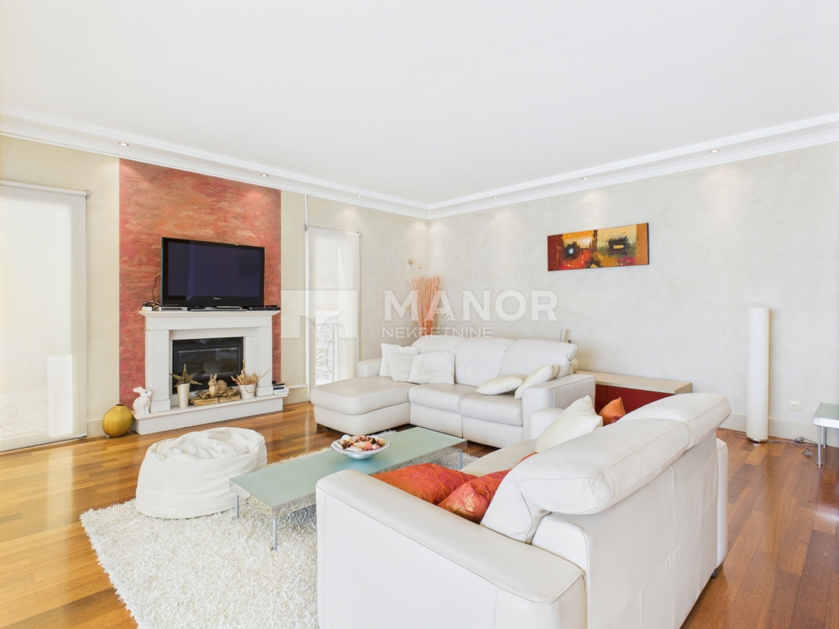 Opatija, Ičići - Appartamento con 3 camere da letto, terrazza e piscina