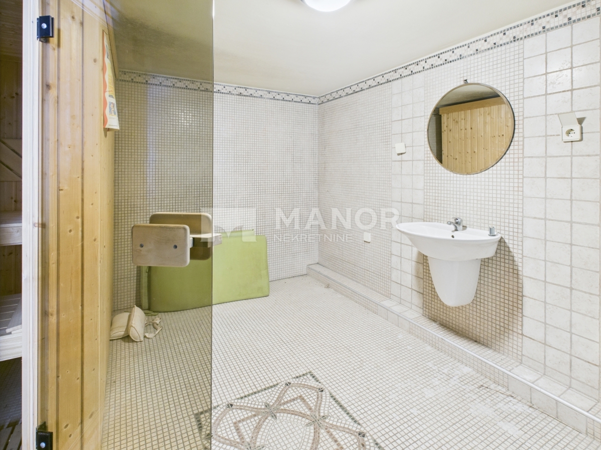 Opatija, Ičići - Appartamento con 3 camere da letto, terrazza e piscina