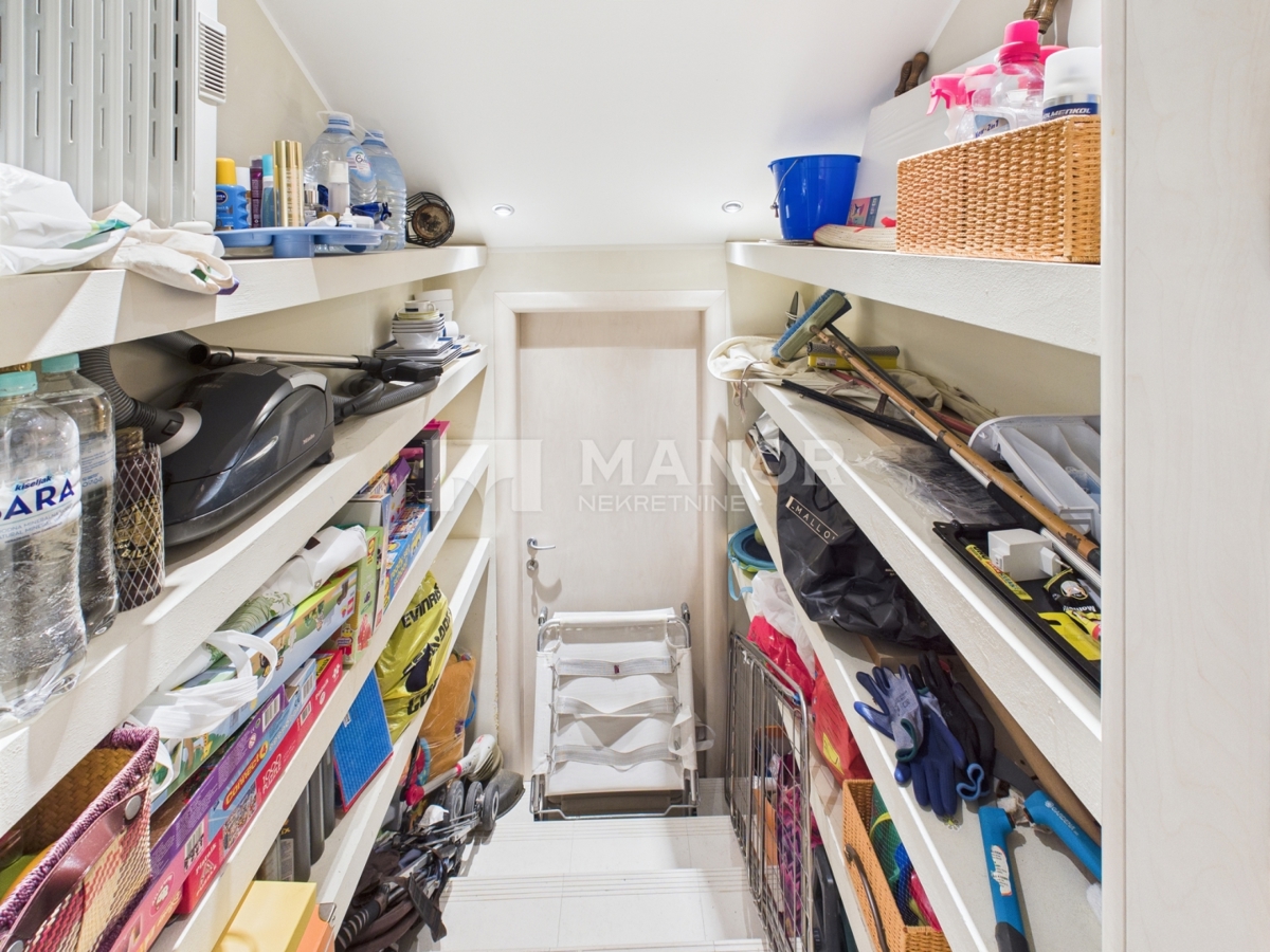 Opatija, Ičići - Appartamento con 3 camere da letto, terrazza e piscina