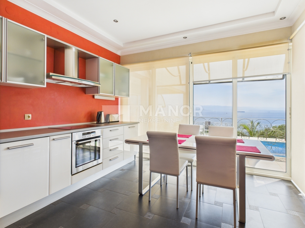 Opatija, Ičići - Appartamento con 3 camere da letto, terrazza e piscina