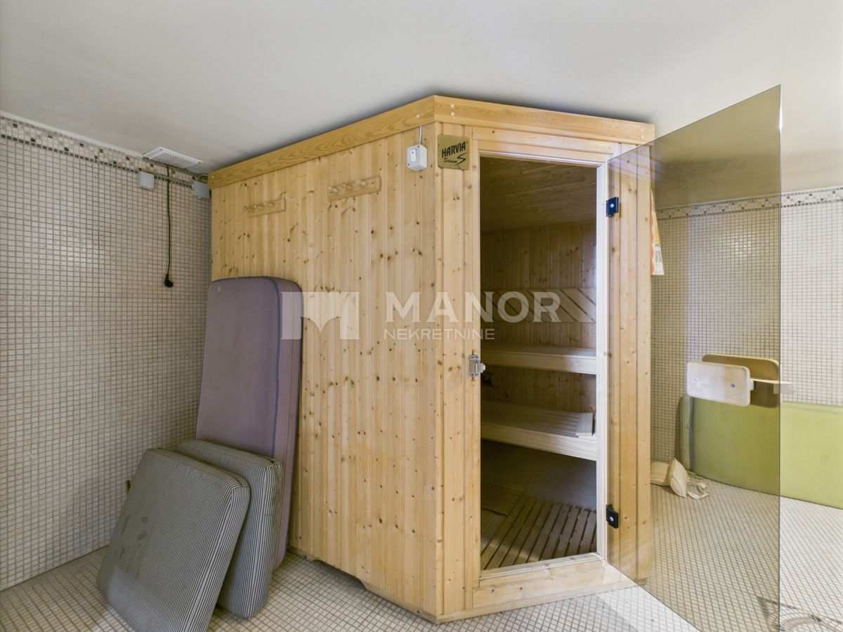 Opatija, Ičići - Appartamento con 3 camere da letto, terrazza e piscina